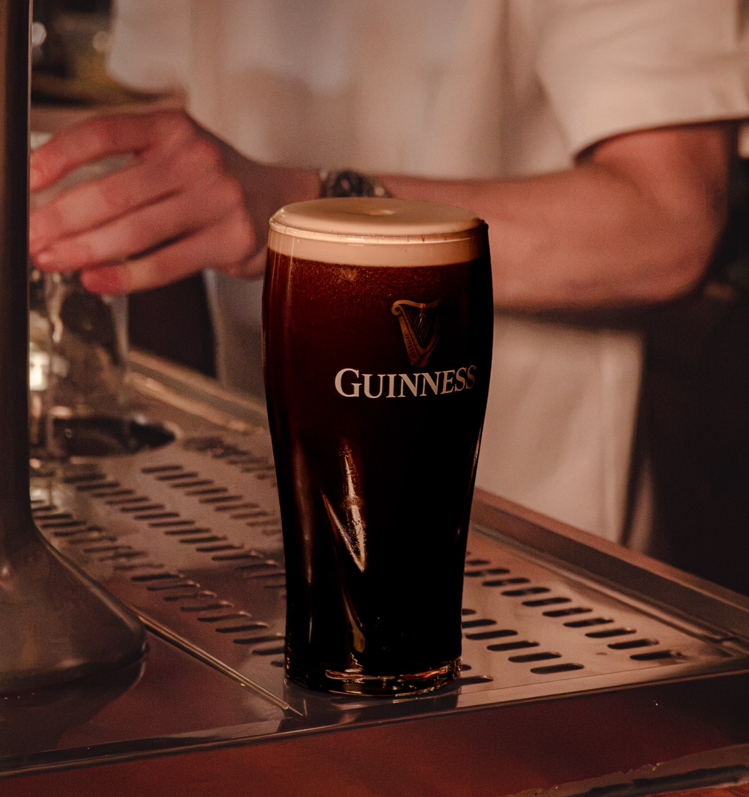 Pinte de Guinness fraîchement tirée